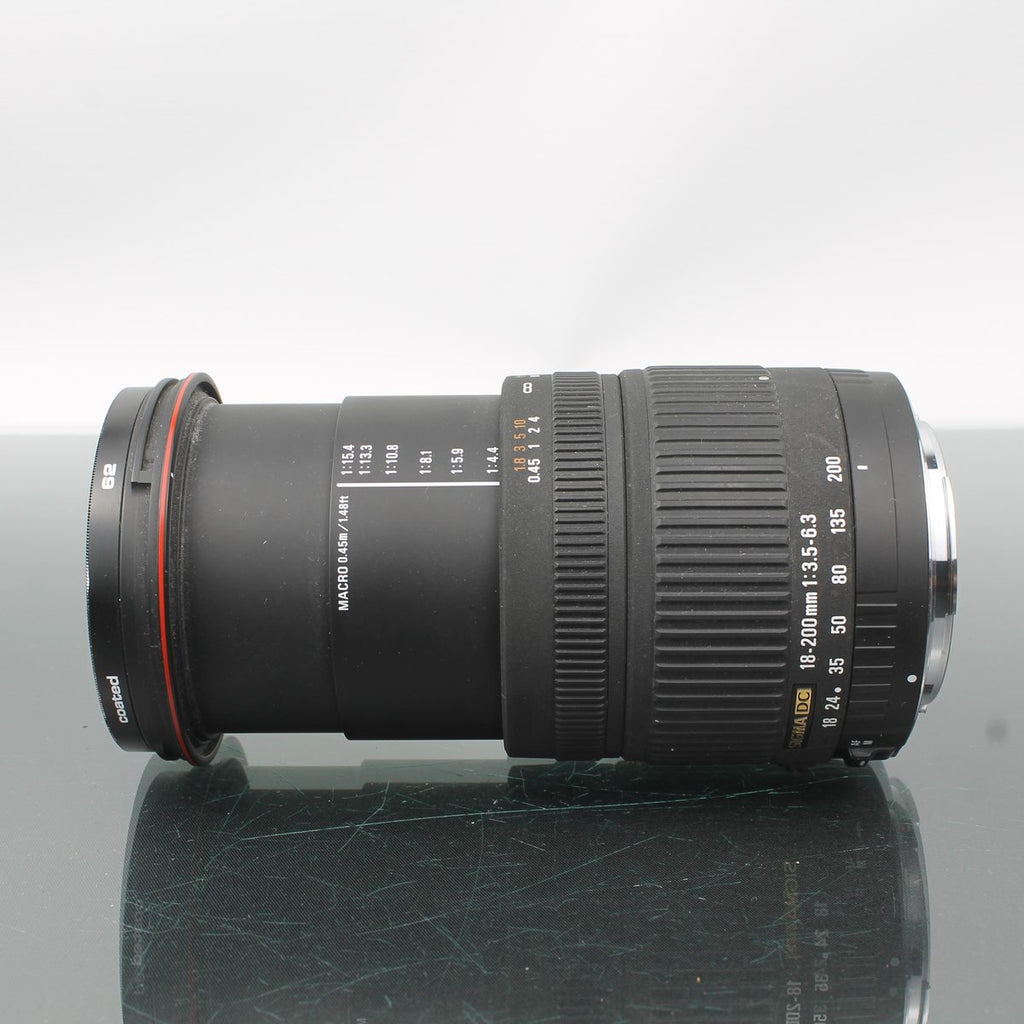 Sigma Zoom 18-200mm f/3.5-6.3 DC