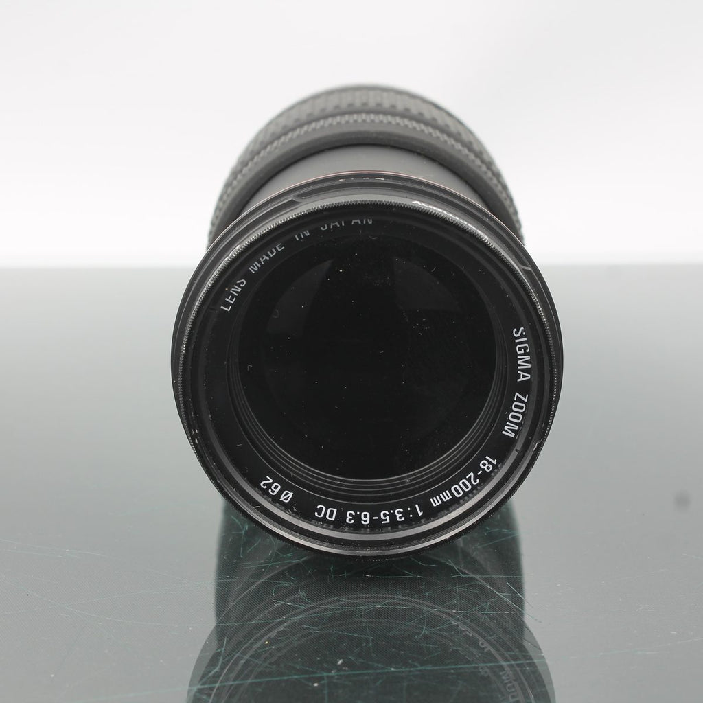 Sigma Zoom 18-200mm f/3.5-6.3 DC
