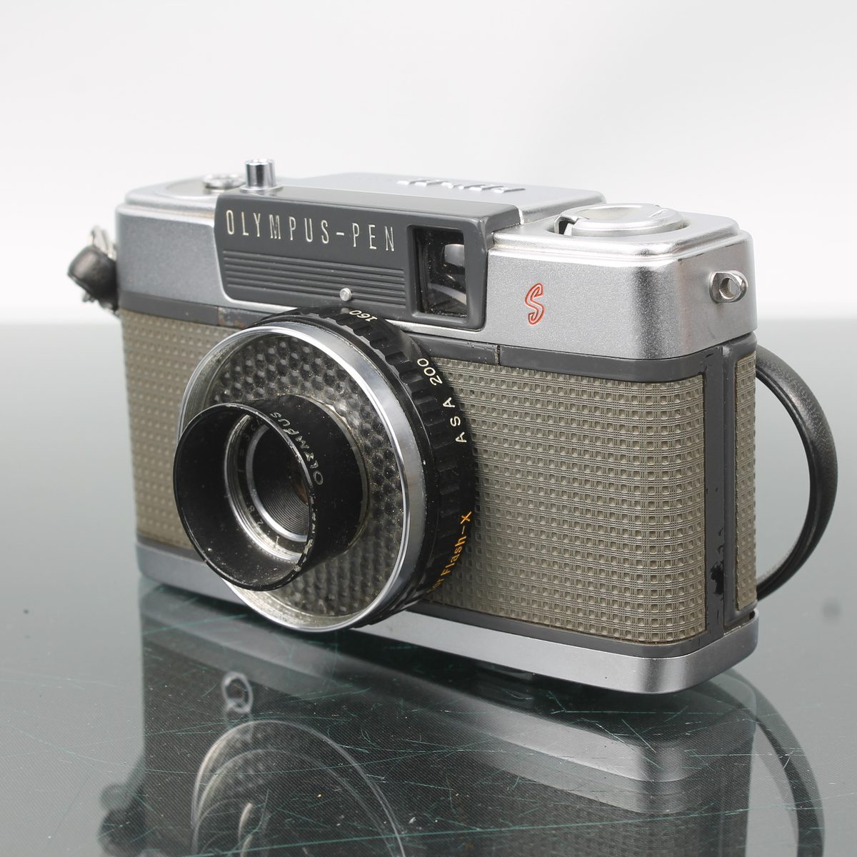 Olympus Pen-EE