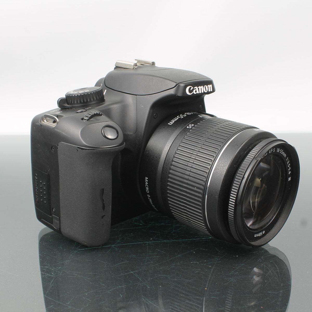 Canon EOS 1000D + EF-S 18-55mm f/3.5-5.6