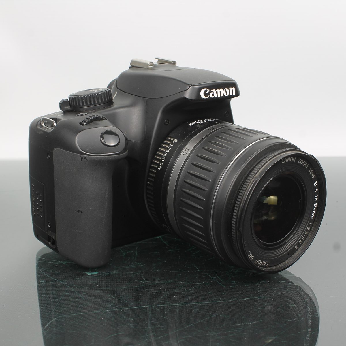 Canon EOS 1000D + Canon EF-S 18-55mm f/3.5-5.6 II
