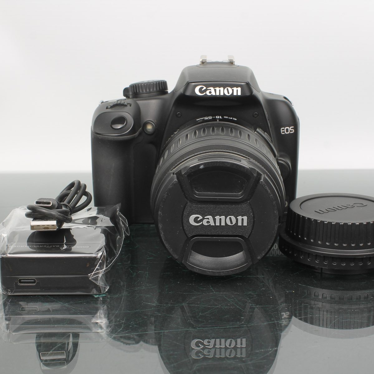 Canon EOS 1000D + Canon EF-S 18-55mm f/3.5-5.6 II