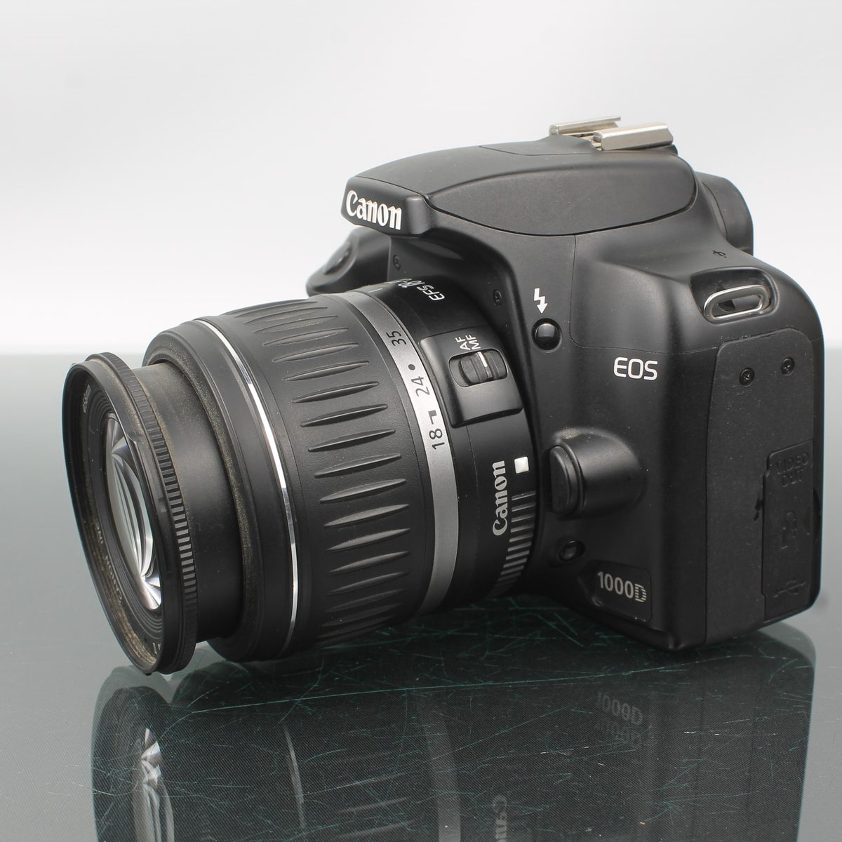 Canon EOS 1000D + Canon Zoom Lens EF-S 18-55mm f/3.5-5.6 II