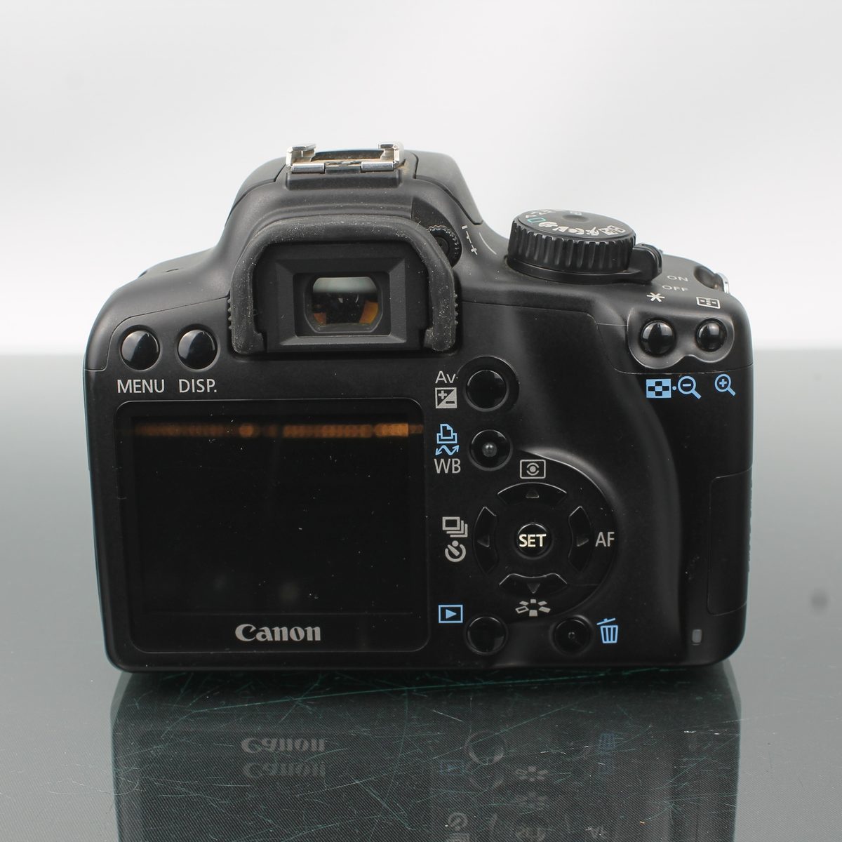 Canon EOS 1000D + Canon Zoom Lens EF-S 18-55mm f/3.5-5.6 II