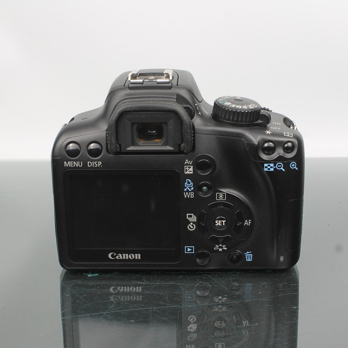 Canon EOS 1000D + Canon EF-S 18-55mm f/3.5-5.6 II