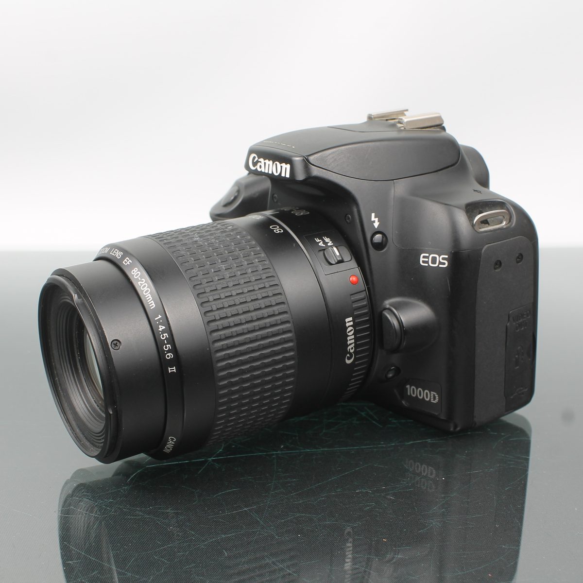 Canon EOS 1000D + Canon Zoom Lens EF 80-200mm f/4.5-5.6 II