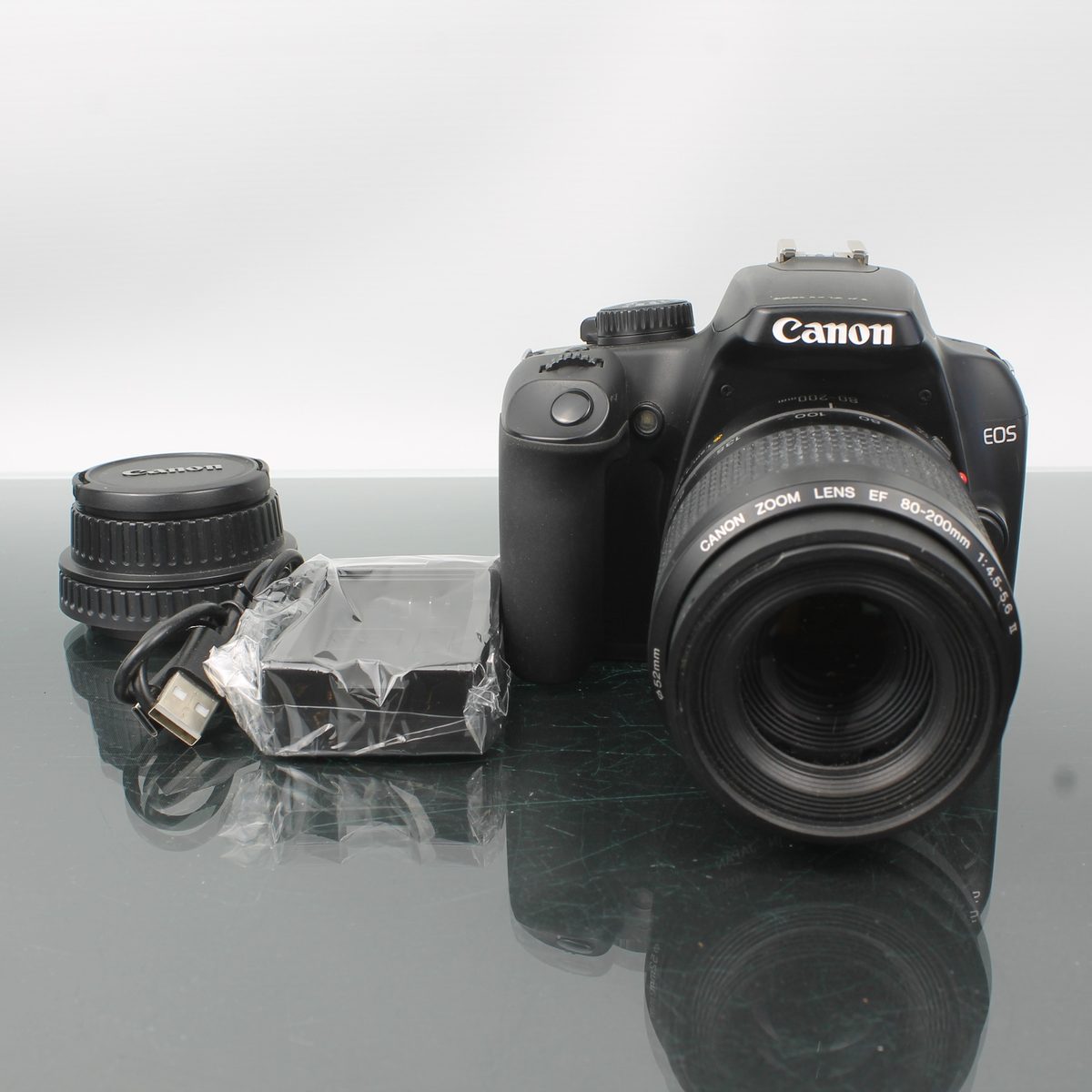 Canon EOS 1000D + Canon Zoom Lens EF 80-200mm f/4.5-5.6 II