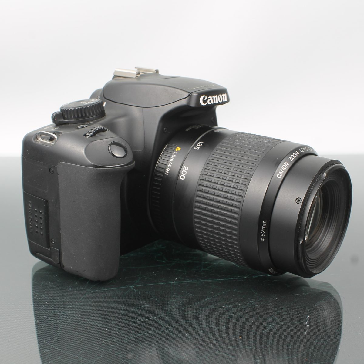 Canon EOS 1000D + Canon Zoom Lens EF 80-200mm f/4.5-5.6 II