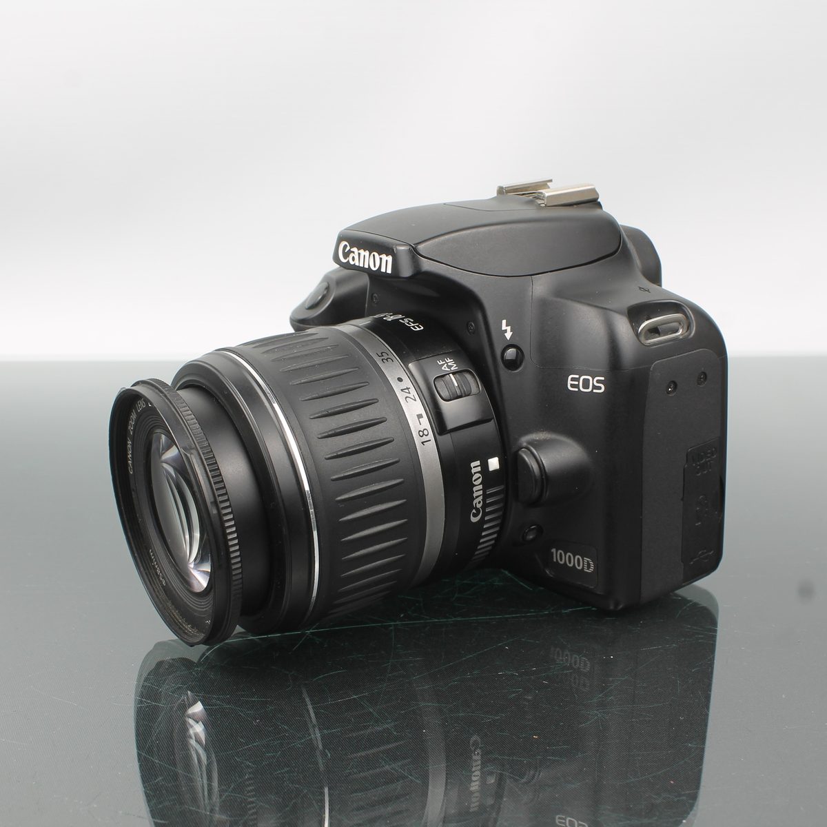 Canon EOS 1000D + Canon Zoom Lens EF-S 18-55mm f/3.5-5.6mm II