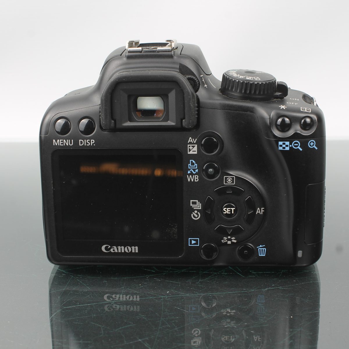 Canon EOS 1000D + Canon Zoom Lens EF-S 18-55mm f/3.5-5.6mm II