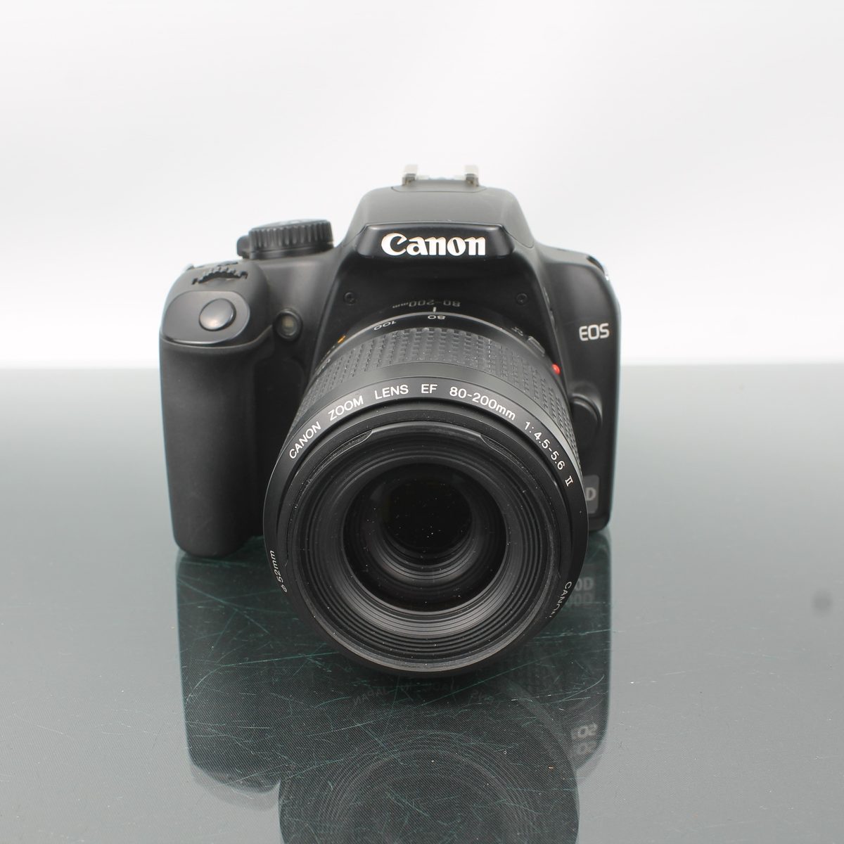 Canon EOS 1000D + Canon Zoom Lens EF 80-200mm f/4.5-5.6 II