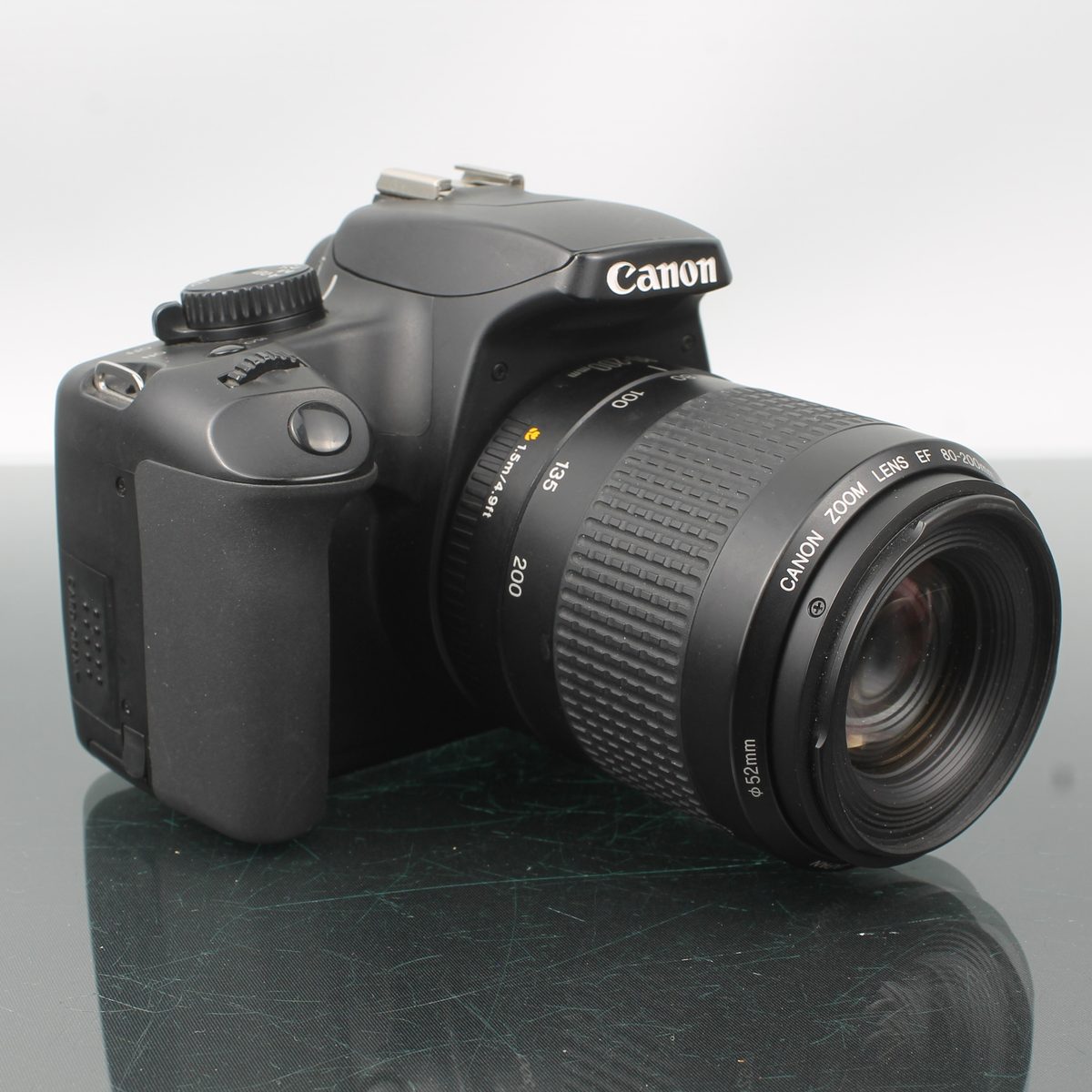 Canon EOS 1000D + Canon Zoom Lens EF 80-200mm f/4.5-5.6 II