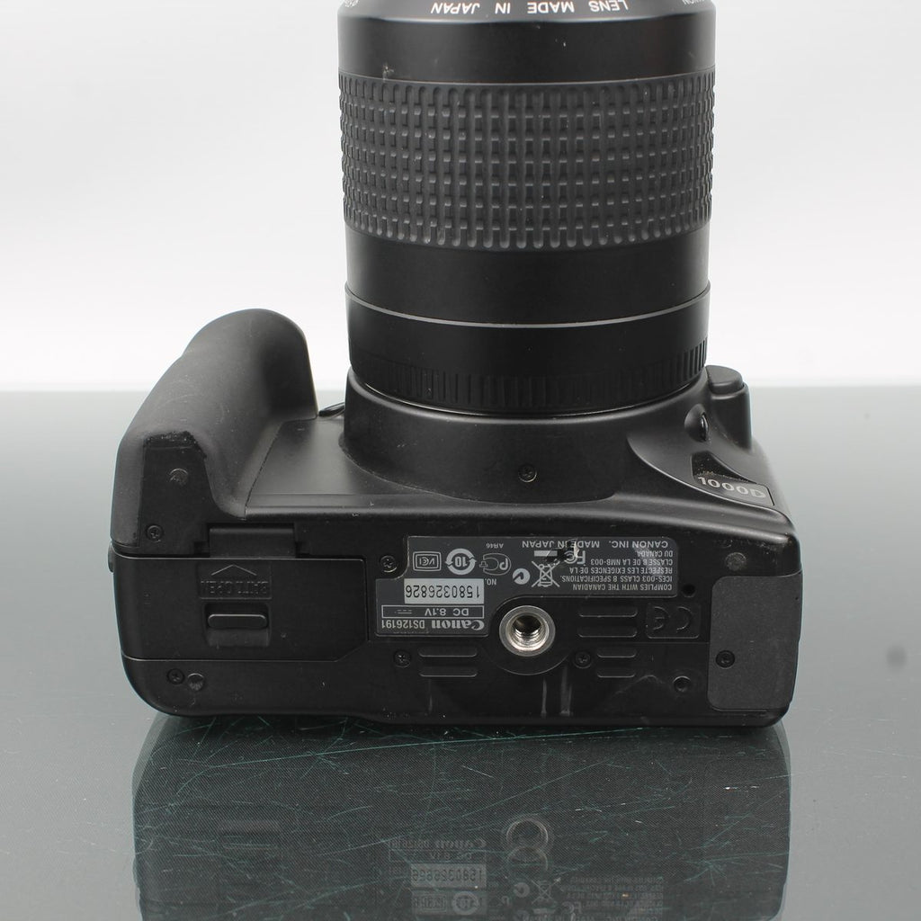 Canon EOS 1000D + Canon Zoom Lens EF 80-200mm f/4.5-5.6 II