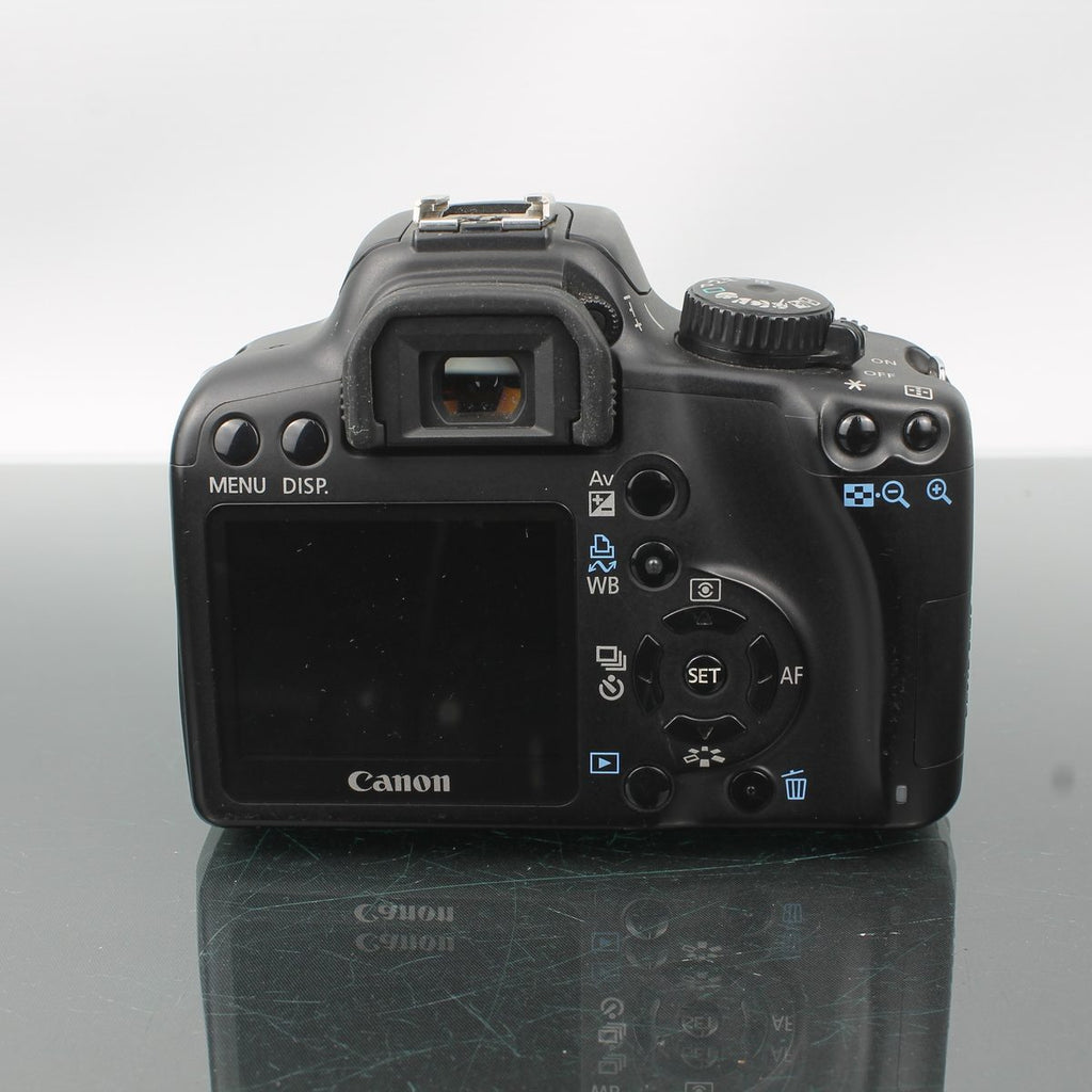 Canon EOS 1000D + Canon Zoom Lens EF 80-200mm f/4.5-5.6 II
