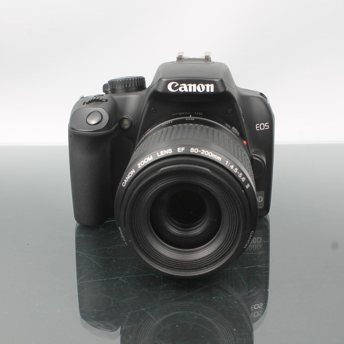 Canon EOS 1000D + Canon EF 80-200mm f/4.5-5.6 II