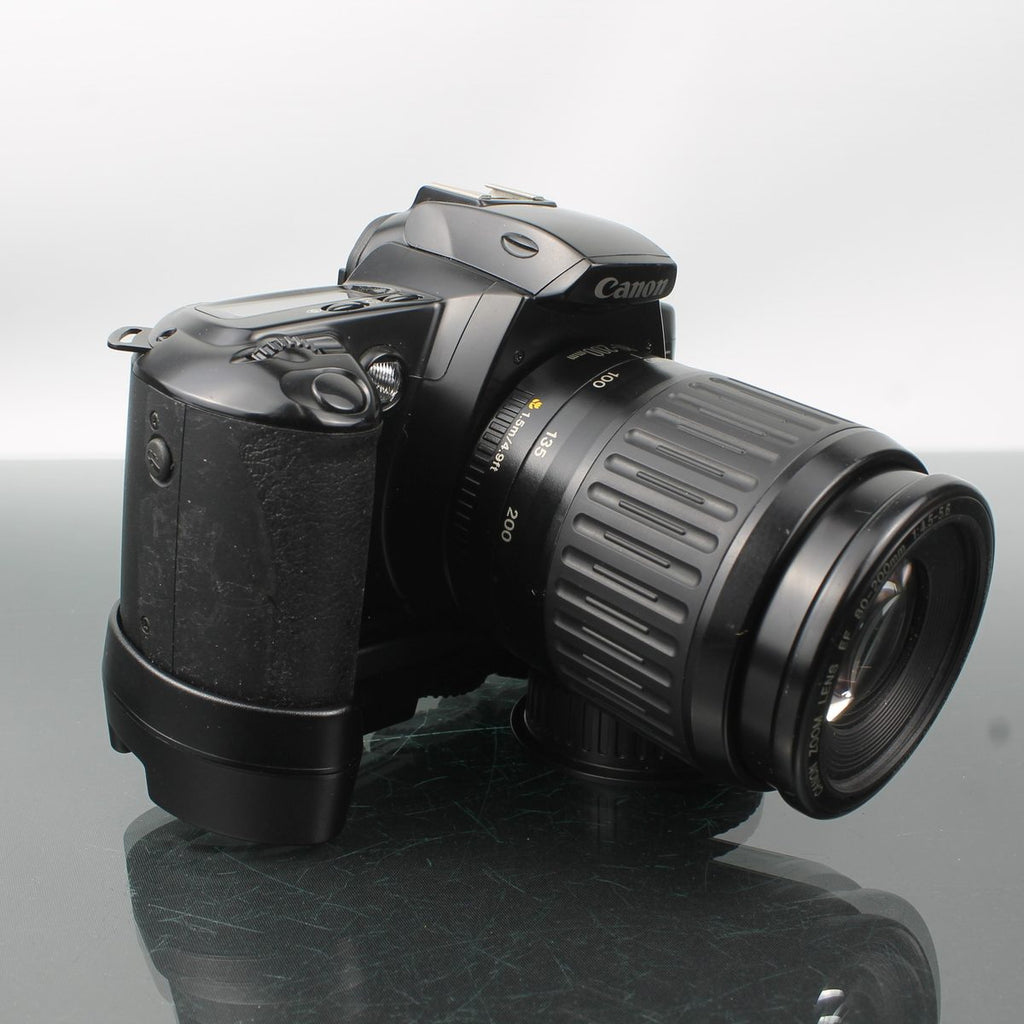 Canon EOS 3000 + Canon Zoom Lens EF 80-200mm f/4.5-5.6