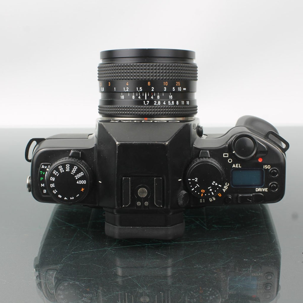 Contax ST + Carl Zeiss Planar 50mm f/1.7