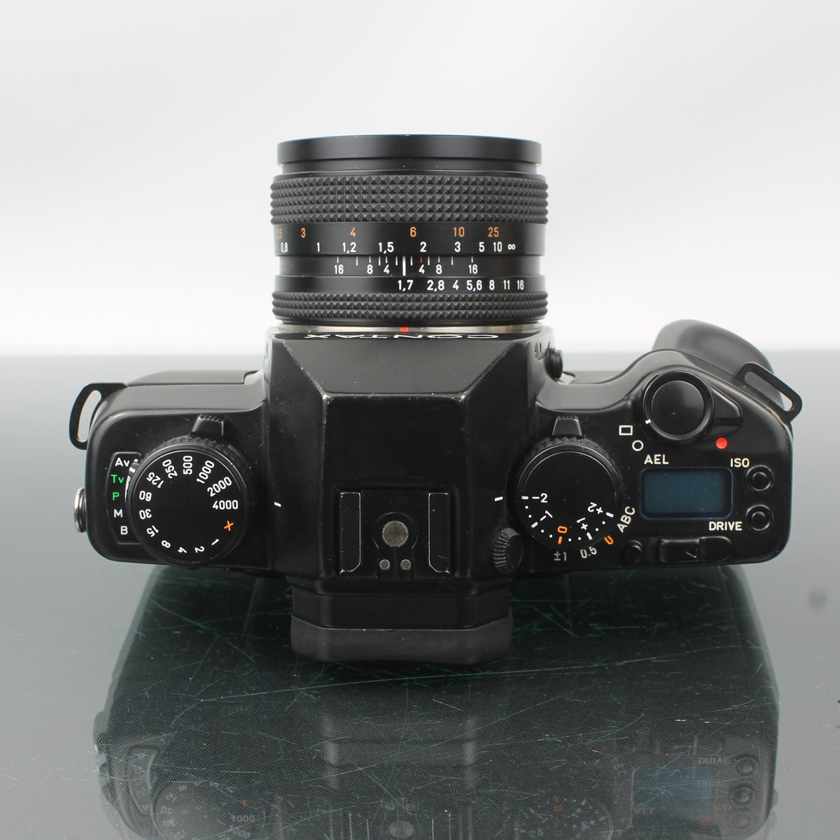 Contax ST + Carl Zeiss Planar 50mm f/1.7