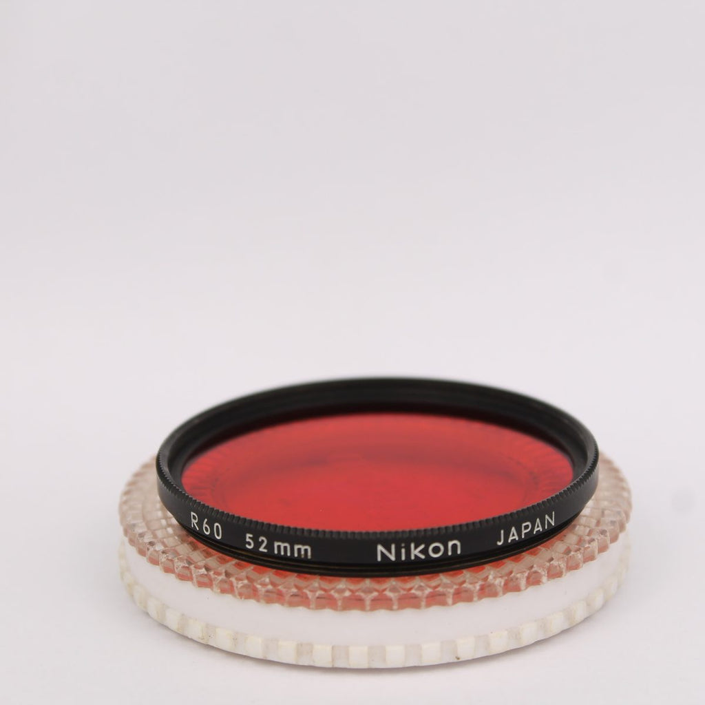 Nikon R60 52mm Red