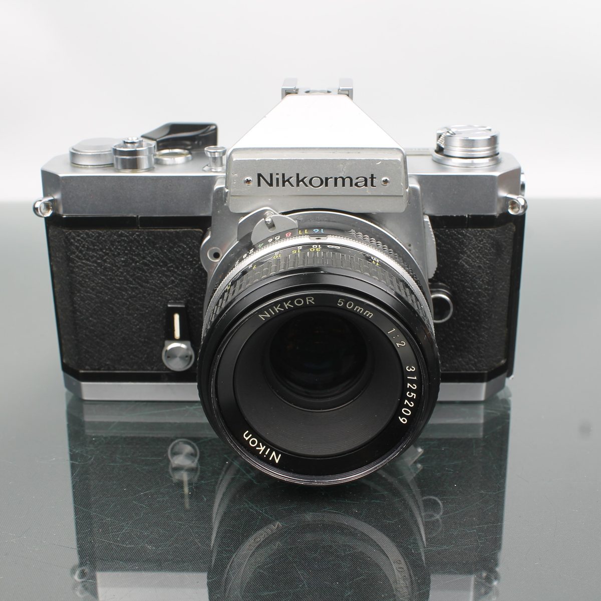 Nikkormat FT2 + Nikkor 50mm f/2