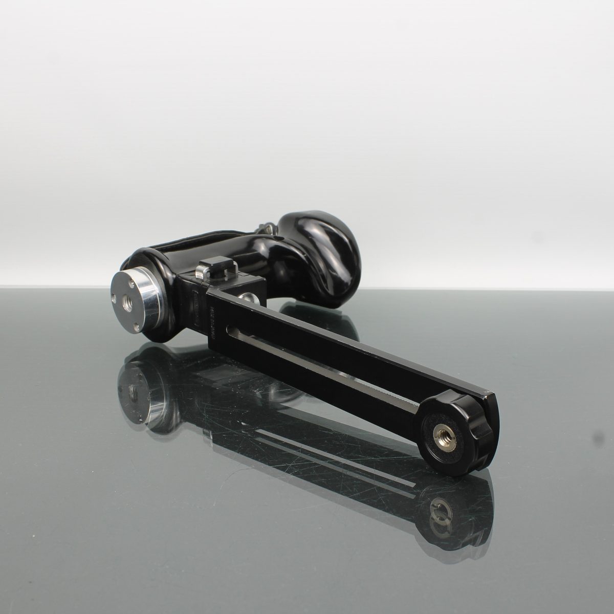 Vivitar PG-1 Flash Pistol Grip Left houd