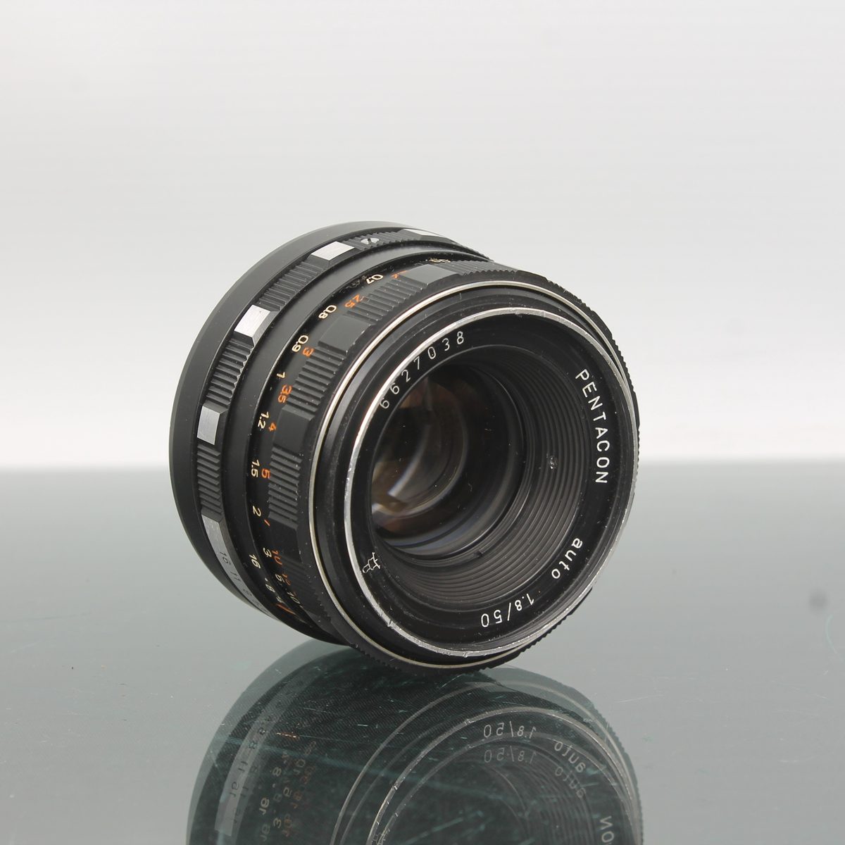 Pentacon Auto f/1.8 50mm