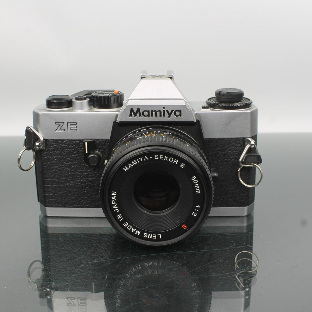 Mamiya ZE + Mamiya-Sekor E 50mm 1:2 S lens