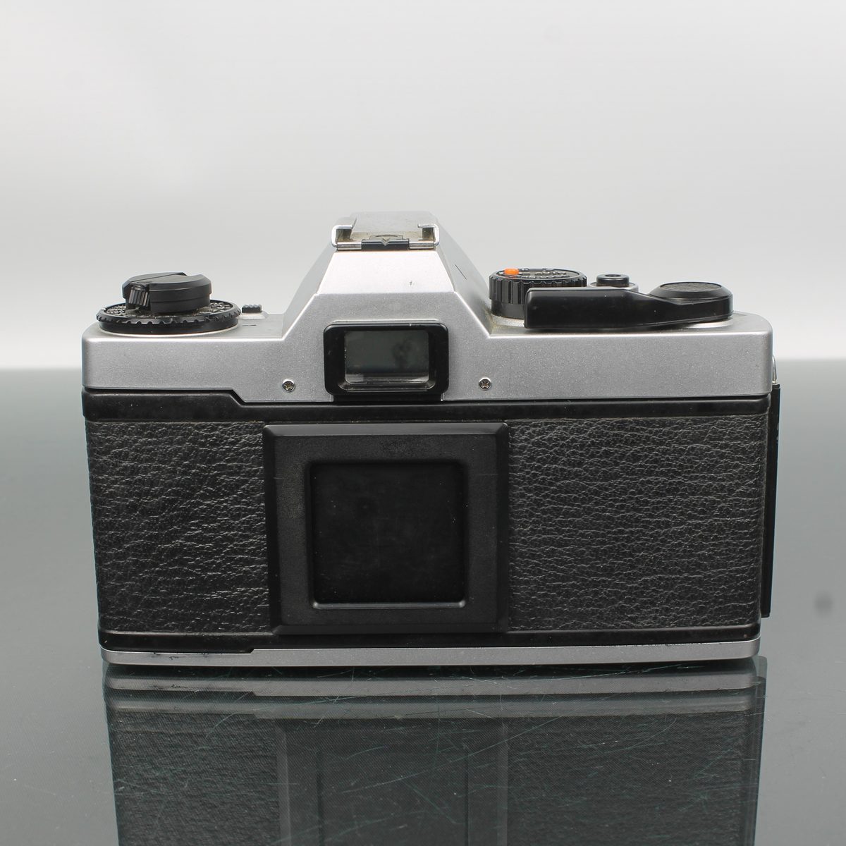 Mamiya ZE + Mamiya-Sekor E 50mm 1:2 S lens