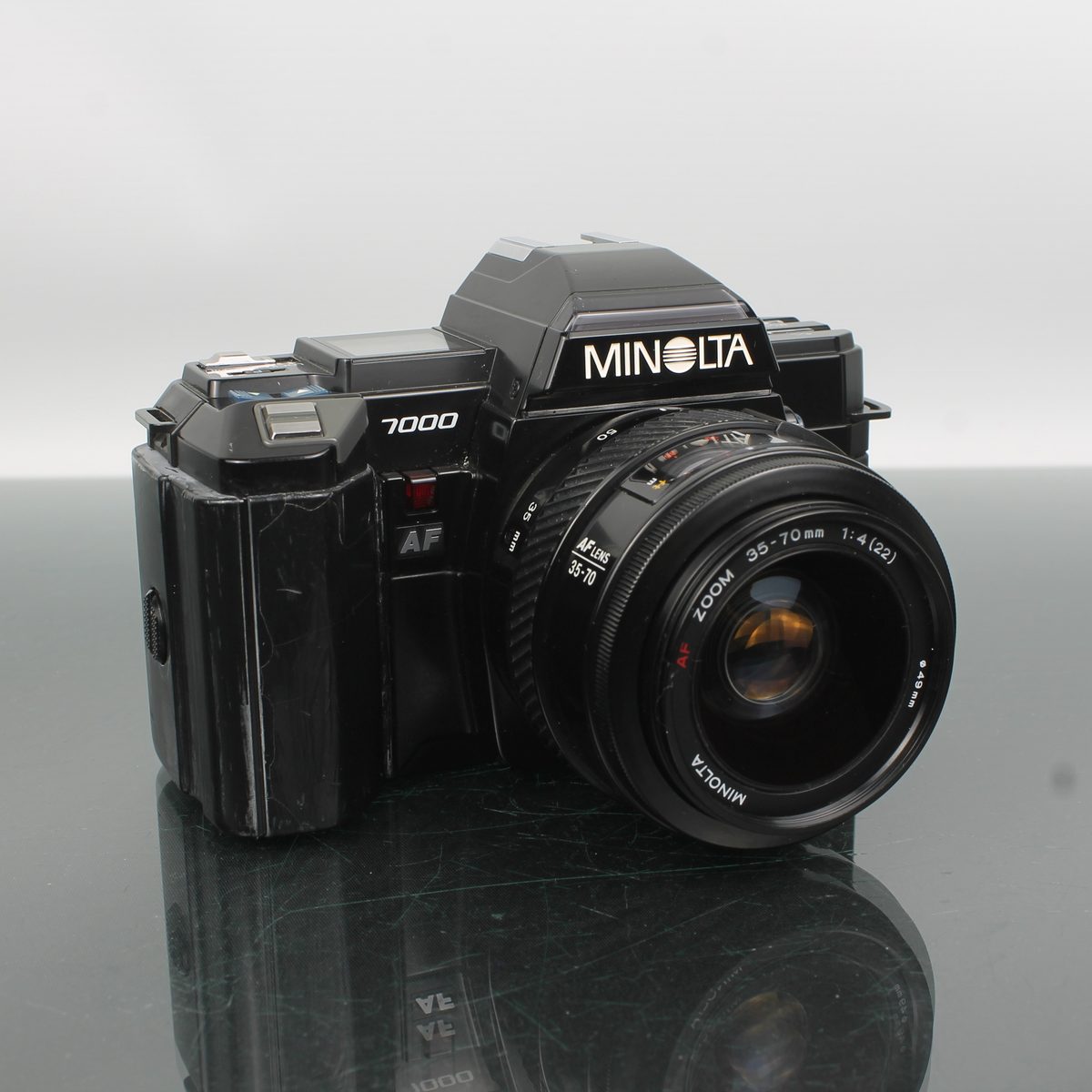 Minolta 7000 AF + Minolta AF Zoom 35-70mm 1:4