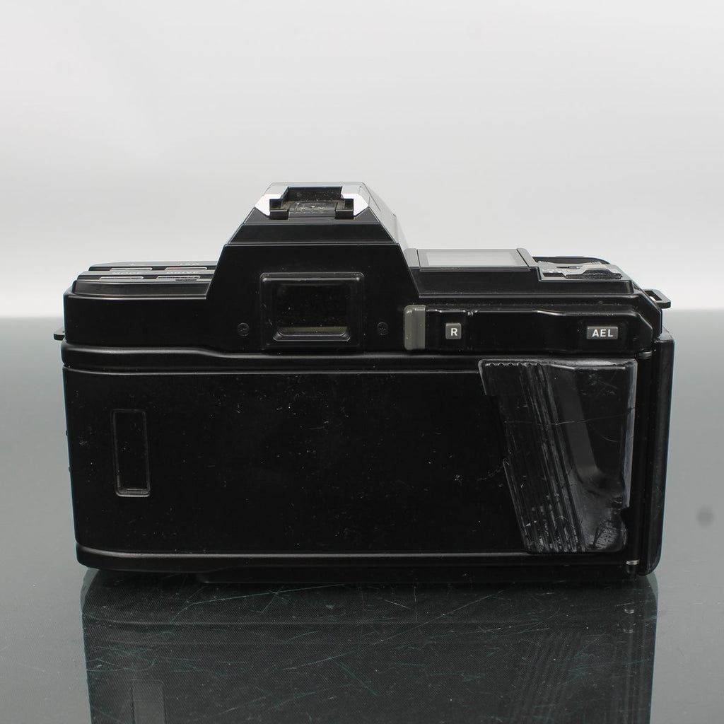 Minolta 7000 AF + Minolta AF Zoom 35-70mm 1:4