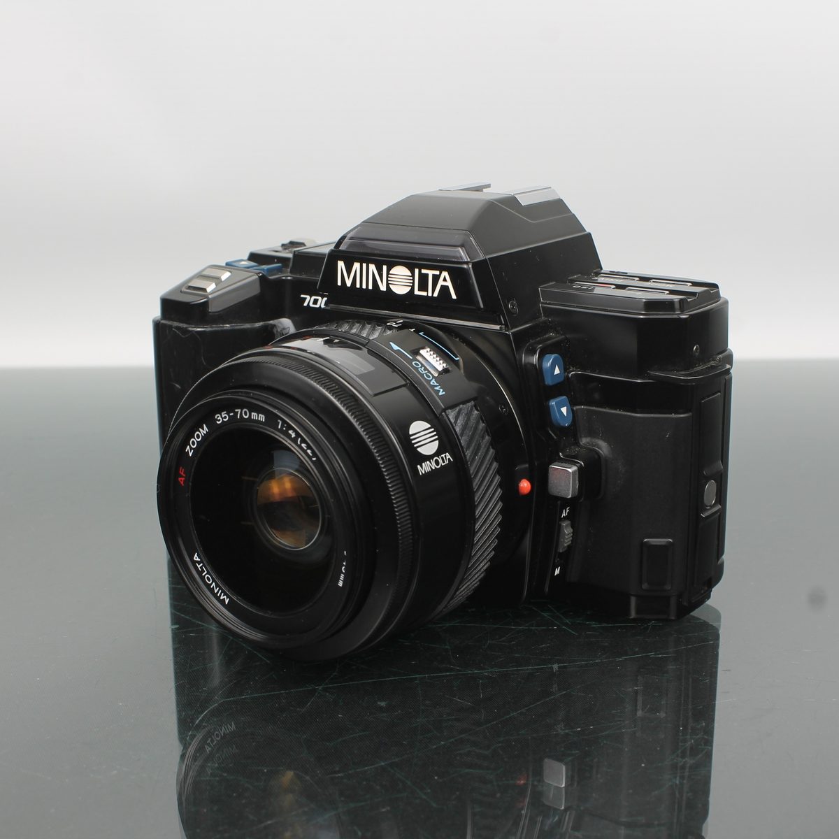 Minolta 7000 AF + Minolta AF Zoom 35-70mm 1:4