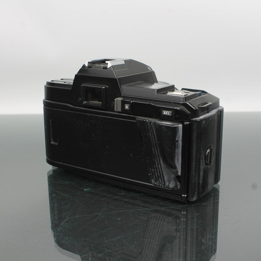 Minolta 7000 AF + Minolta AF Zoom 35-70mm 1:4
