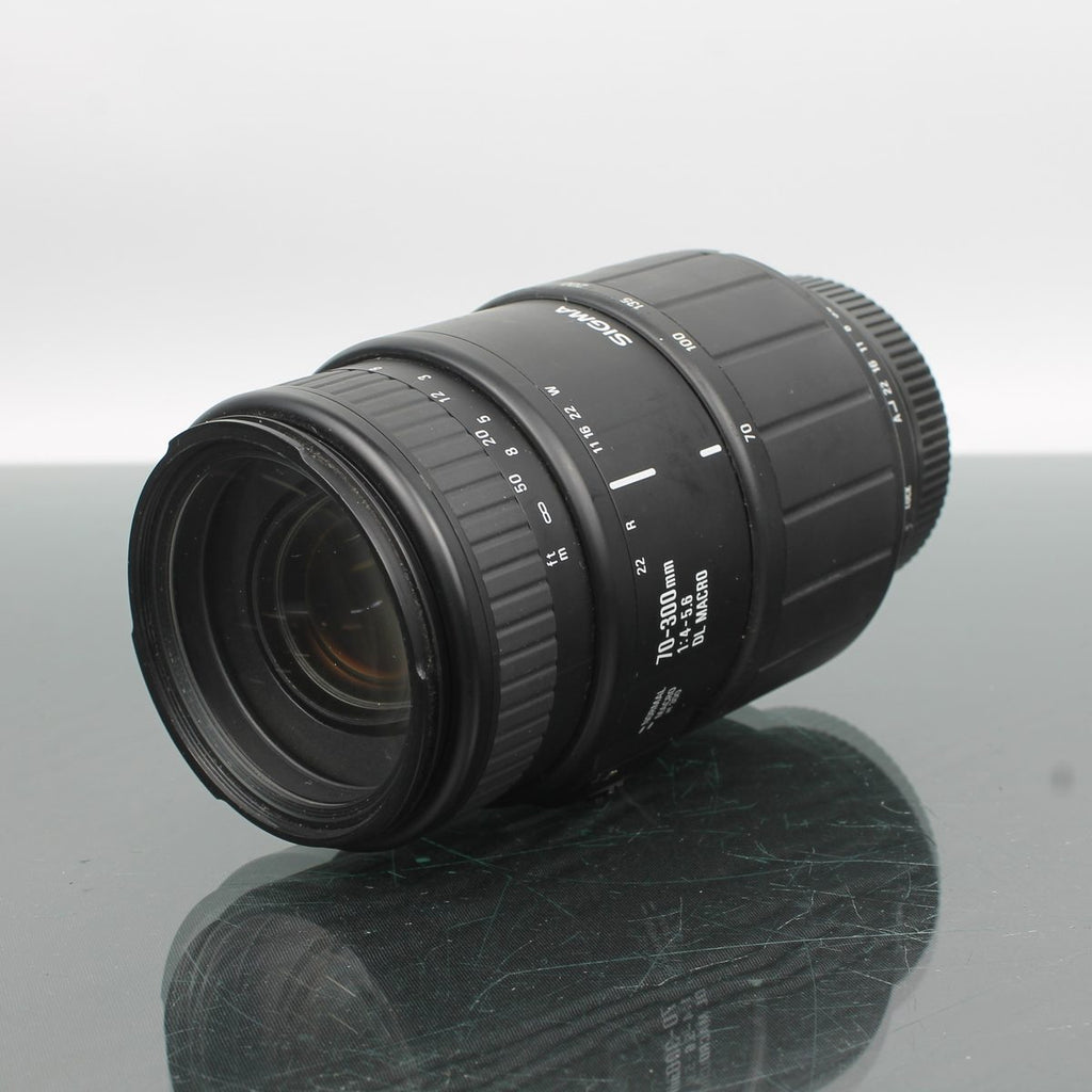 Sigma 70-300mm 1:4-5.6 DL Macro