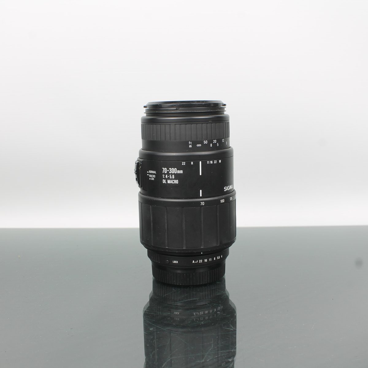 Sigma 70-300mm 1:4-5.6 DL Macro