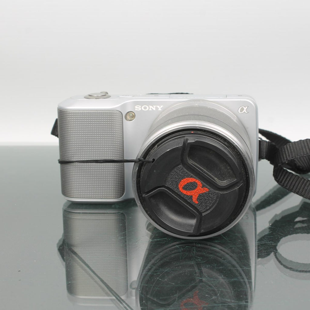 Sony Alpha NEX-3 + E 3.5-5.6 18-55mm OSS Lens