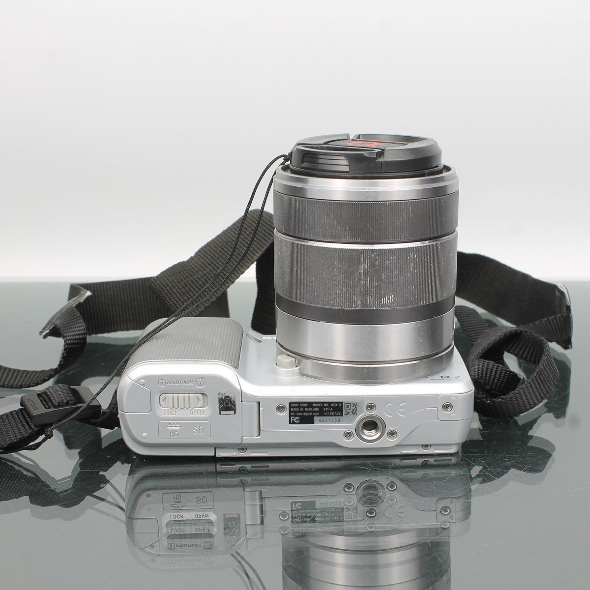 Sony Alpha NEX-3 + E 3.5-5.6 18-55mm OSS Lens