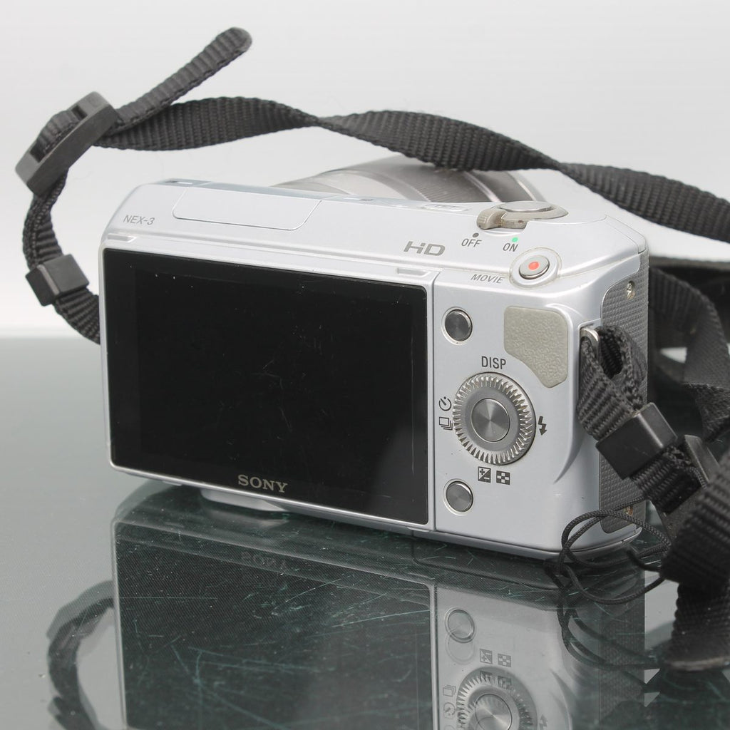 Sony Alpha NEX-3 + E 3.5-5.6 18-55mm OSS Lens
