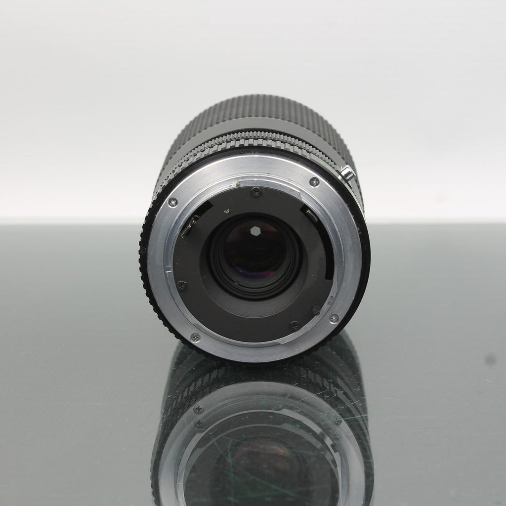 Yashica ML Zoom 35-105mm f/3.5-4.5