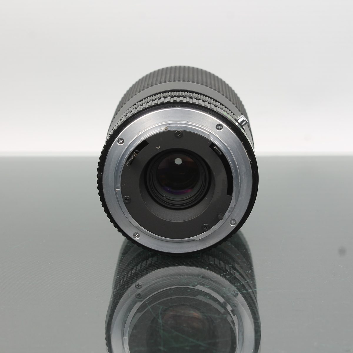 Yashica ML Zoom 35-105mm f/3.5-4.5