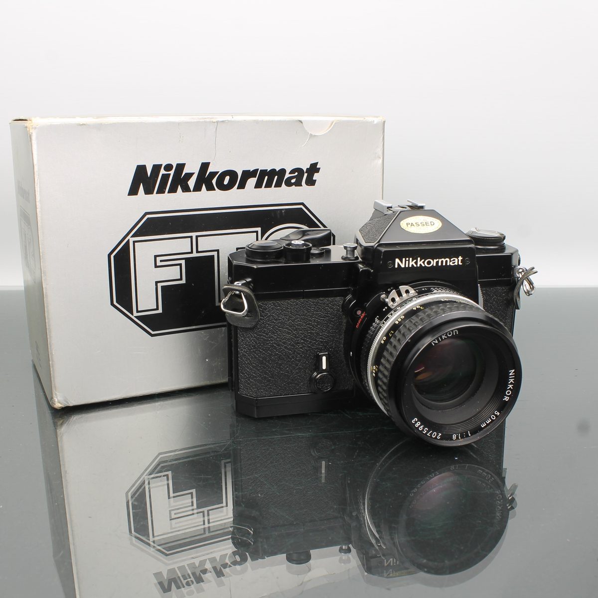 Nikon Nikkormat FT2 + Nikkor 50mm f/1.8