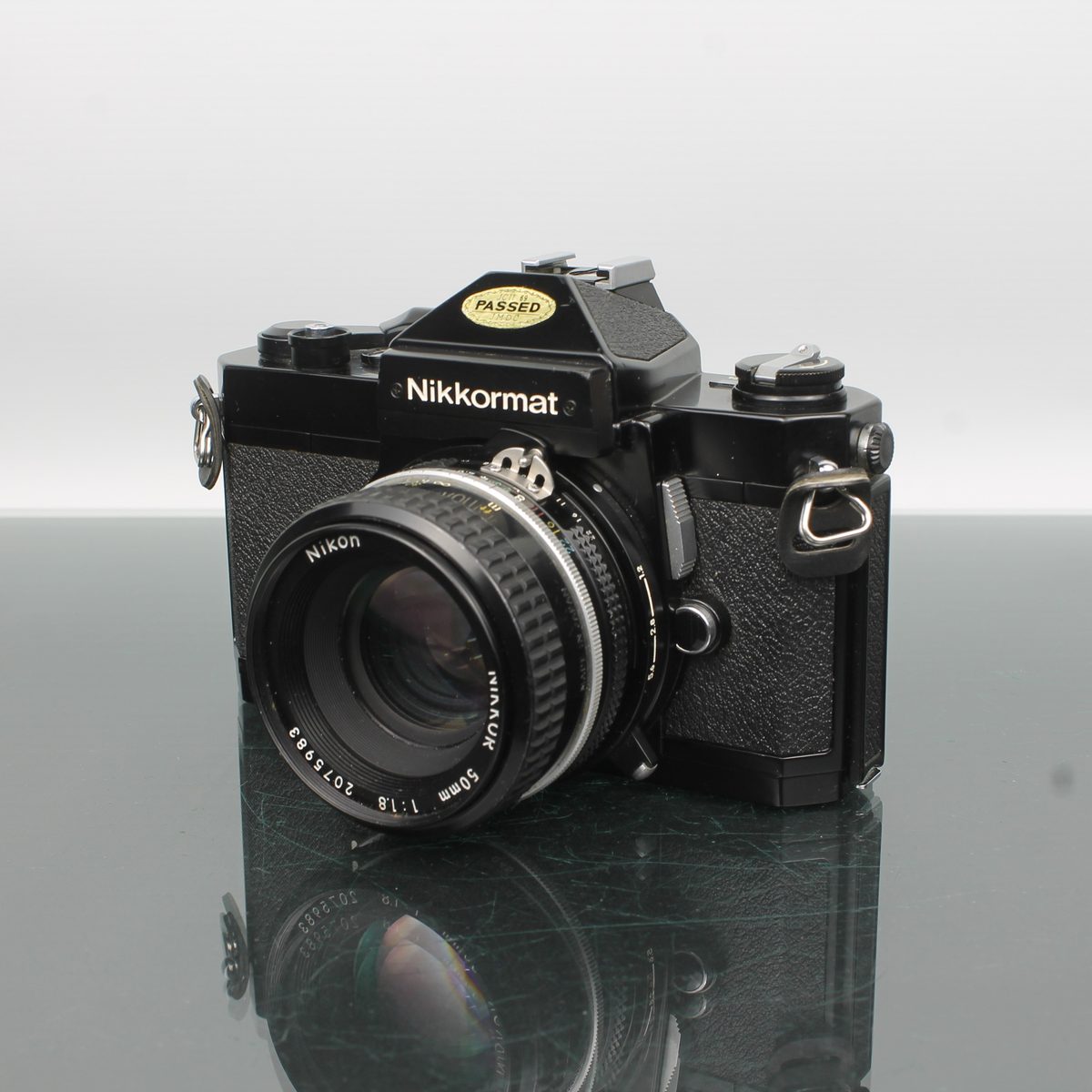 Nikon Nikkormat FT2 + Nikkor 50mm f/1.8