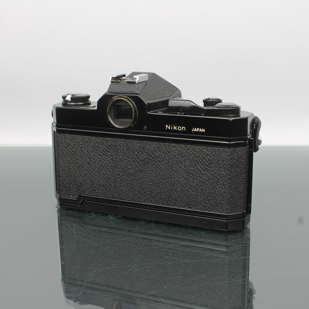 Nikon Nikkormat FT2 + Nikkor 50mm f/1.8