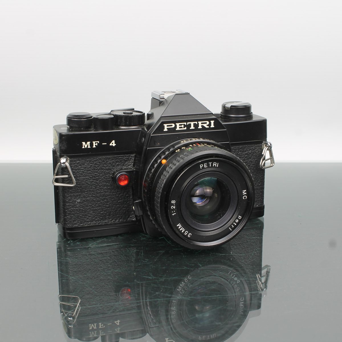 Petri MF-4 + Petri MC 35mm f/2.8