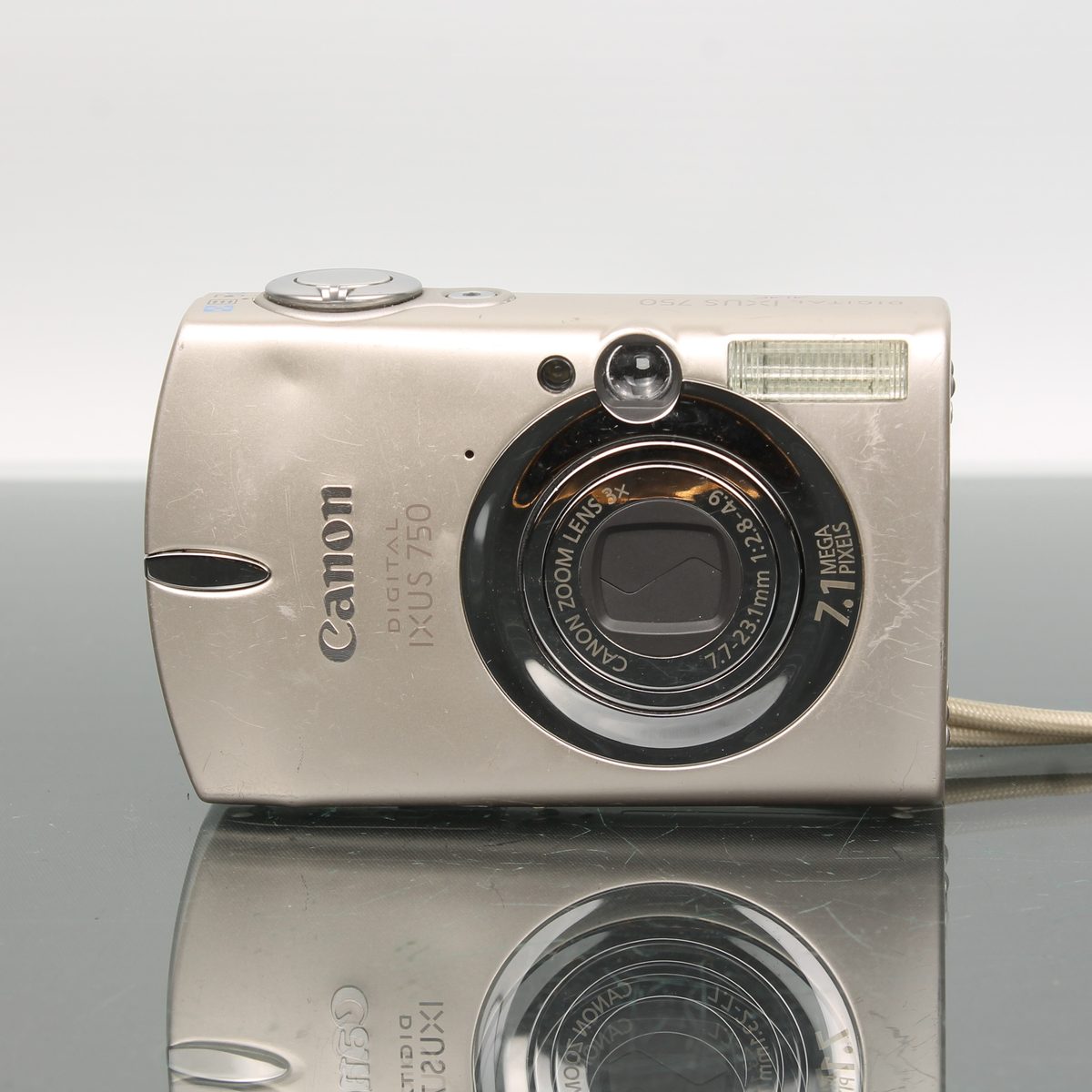 Canon Digital IXUS 750