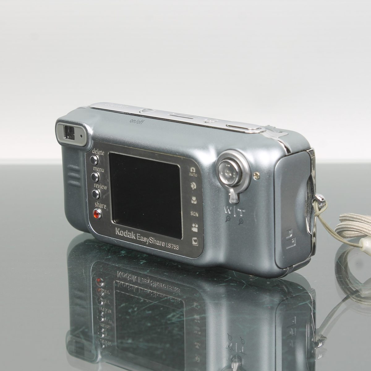Kodak EasyShare LS753 Digital Point-and-Shoot Camera – Dutch|Thrift