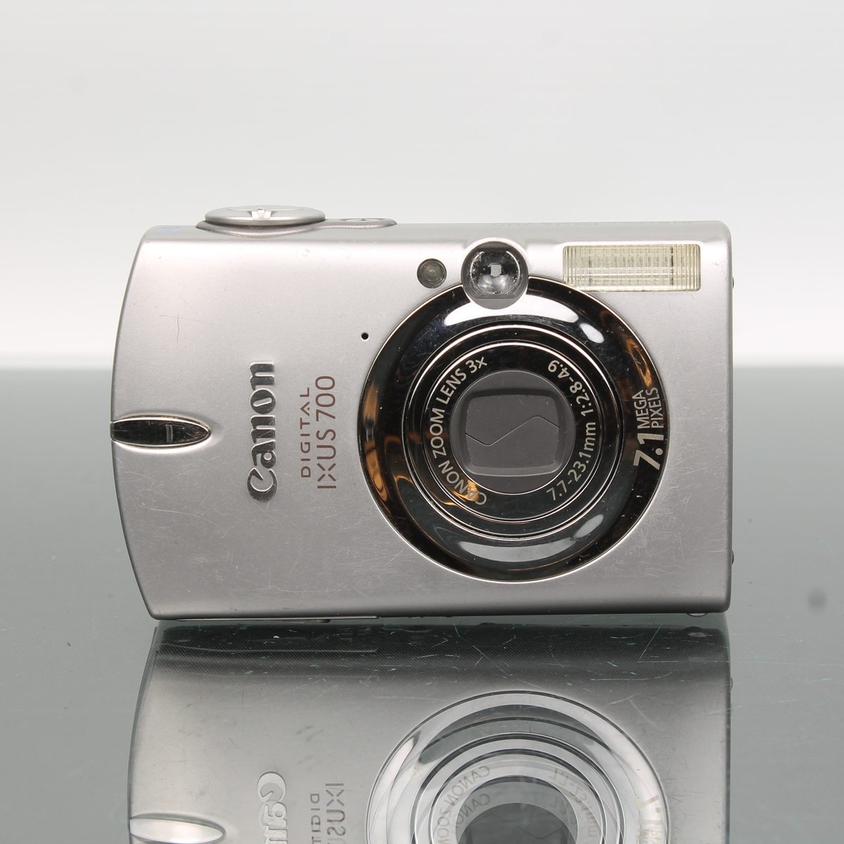 Canon DIGITAL IXUS 700