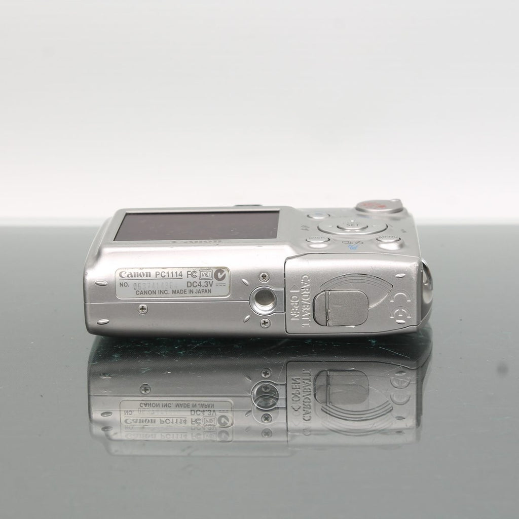 Canon DIGITAL IXUS 700