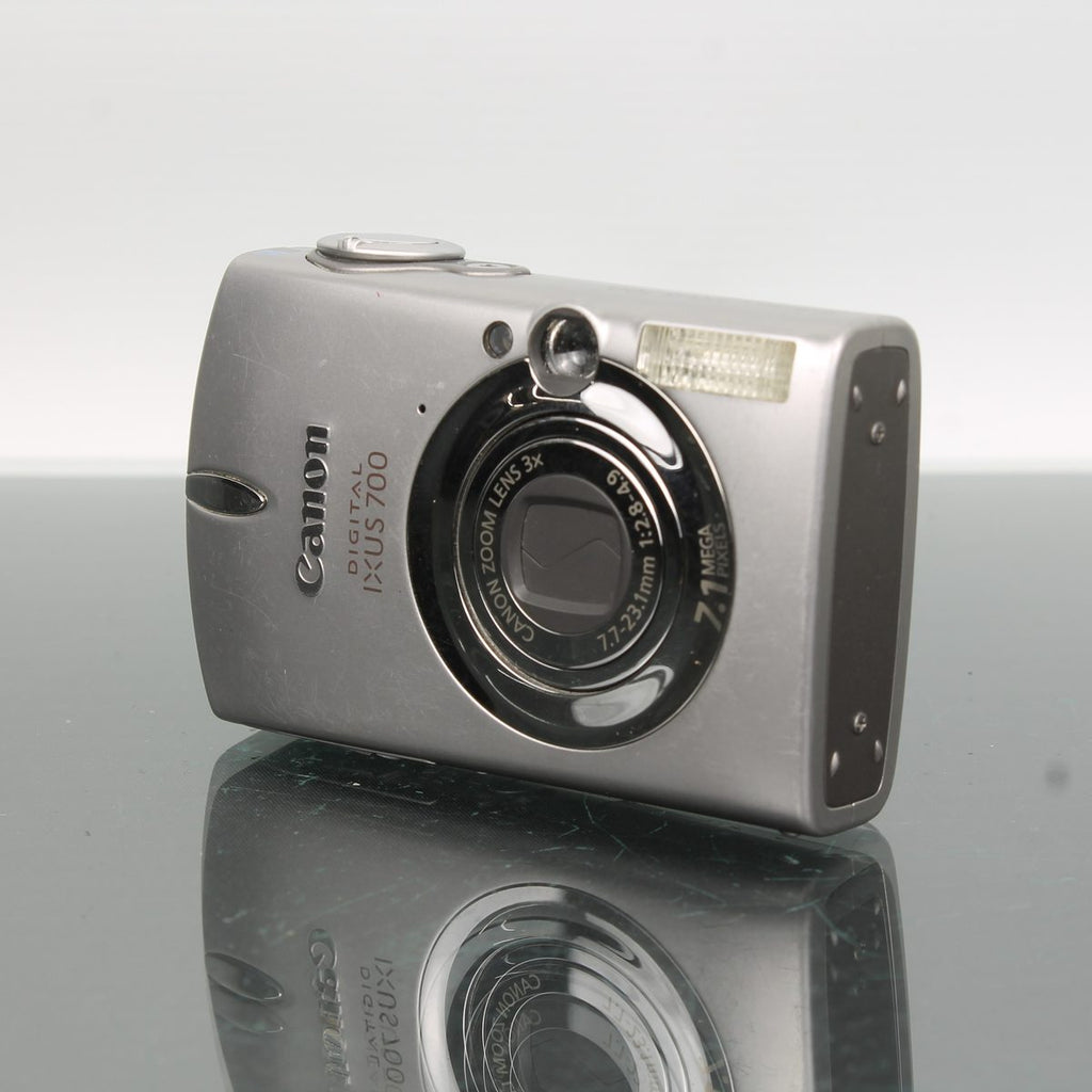 Canon DIGITAL IXUS 700