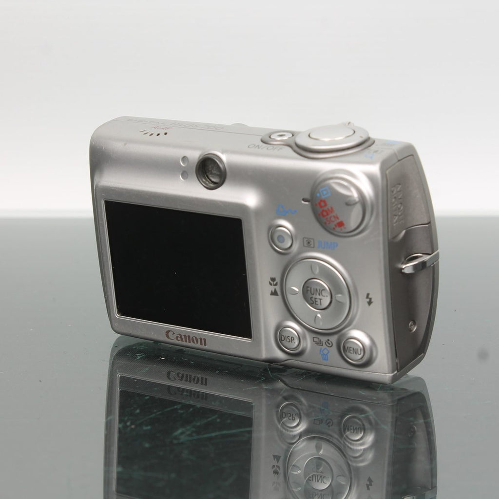 Canon DIGITAL IXUS 700