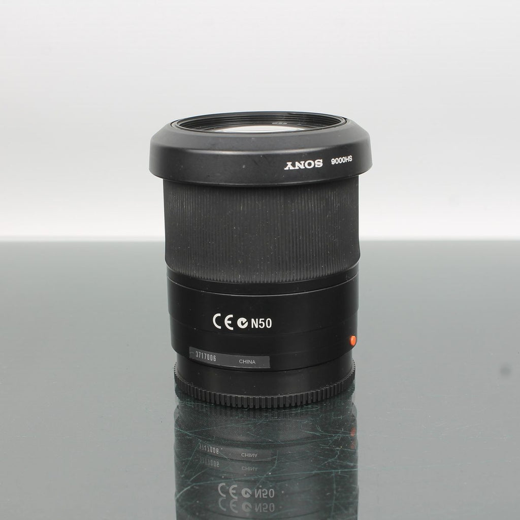 Sony DT 3.5-5.6 18-70mm Macro Lens